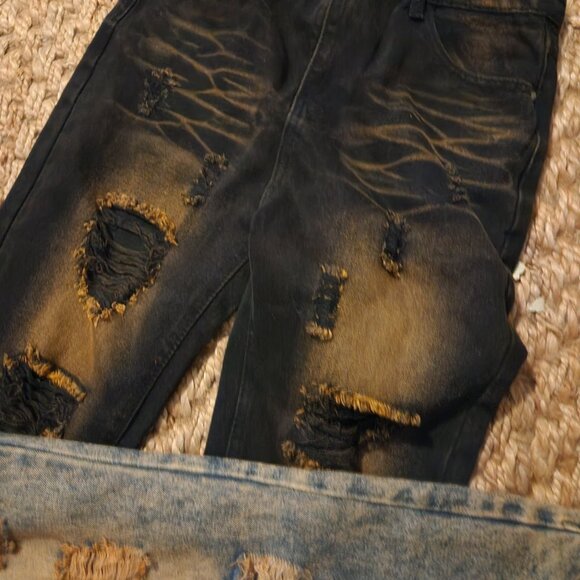 Two pairs of NEW jeans Ripped - Picture 4 of 9